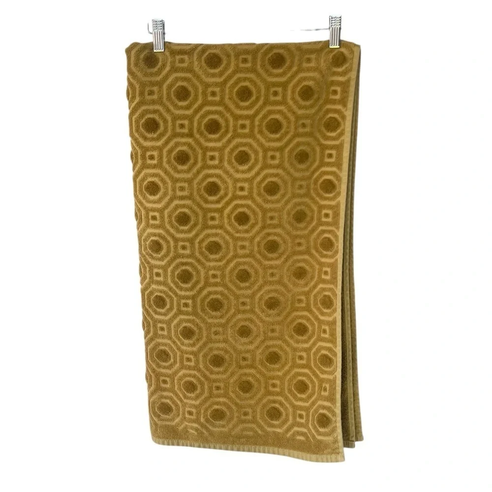 Y2K Wellesley Manor Geometric Sculpted Bath Towel Gold Green MCM Vibes Brazil